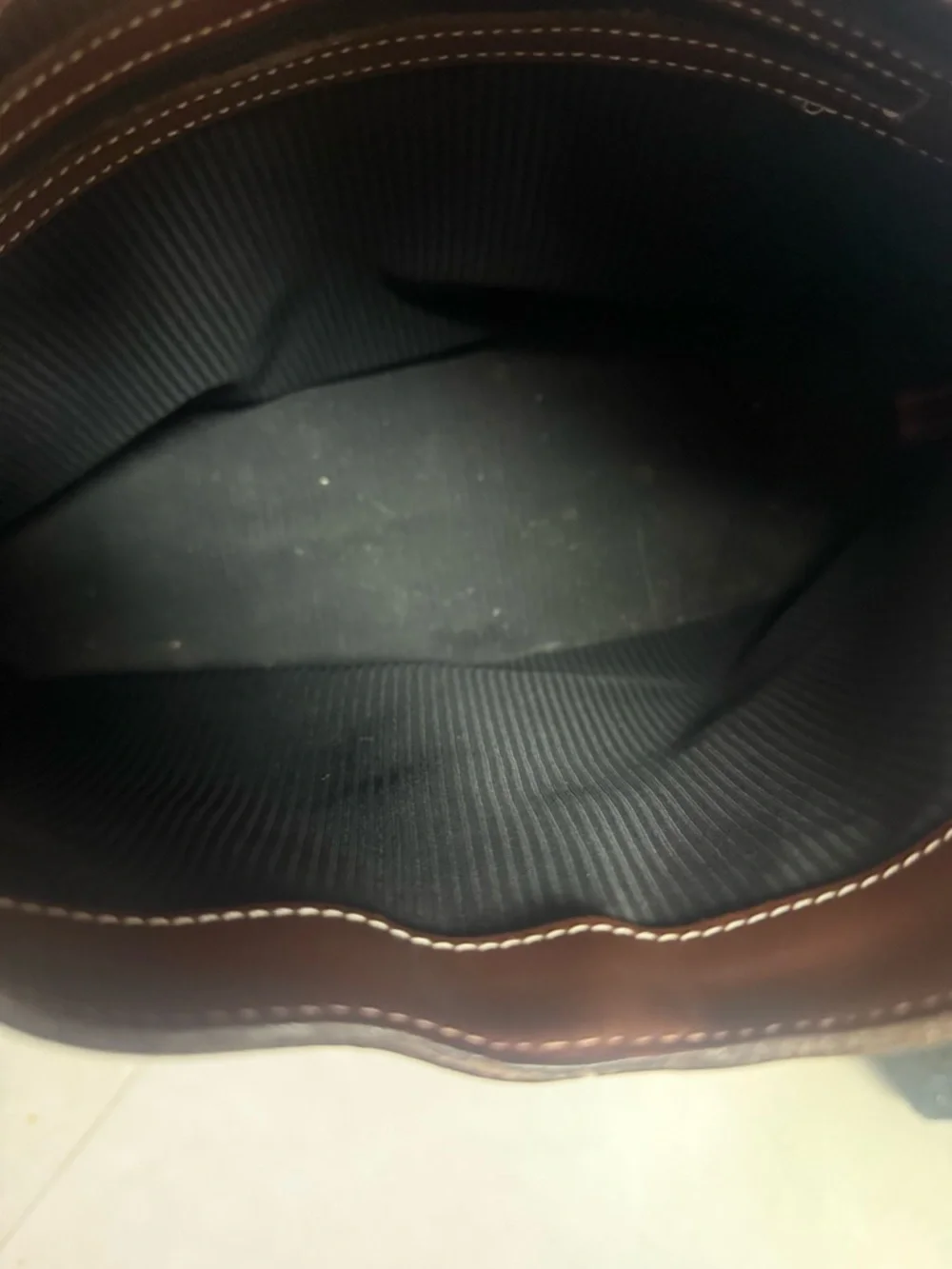 Dooney & Bourke Chestnut Brown Leather Shoulder Bag with Silver Hardware VINTAGE - Picture 10 of 10